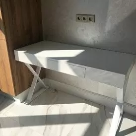 Стол письменный Axiom White, белый