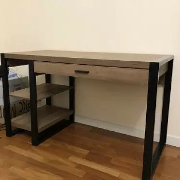 Стол письменный Hans, орех/черный