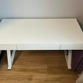 Стол письменный Axiom White, белый