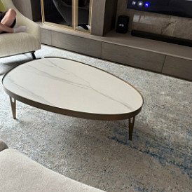 Стол журнальный Zelda (55), белый камень/бронза