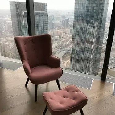 Кресло с оттоманкой Hygge, коралловый/орех IMG-20210415-WA0059.jpg