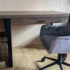 Стол письменный Hans, орех/черный