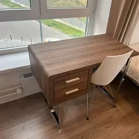 Стол письменный Poesy, орех/хром