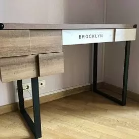 Стол письменный Brooklyn, орех/черный