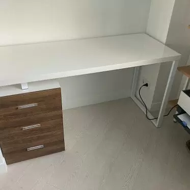 Стол письменный Endeavor