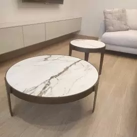 Стол журнальный Corfu (60), белая керамика/бронза