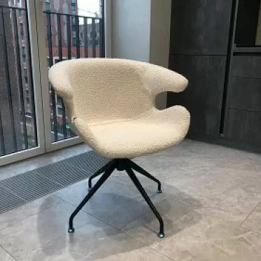 Кресло Wing, слоновая кость/черный 1635251132036.jpg