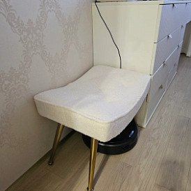 Кресло и оттоманка Hygge, слоновая кость/золото