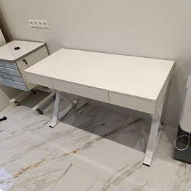 Стол письменный Axiom White, белый
