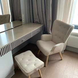 Оттоманка Hygge, слоновая кость/золото