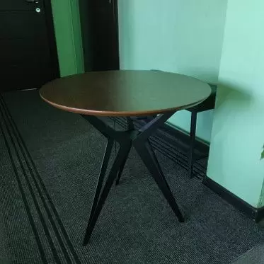 Стол Eliza, американский орех