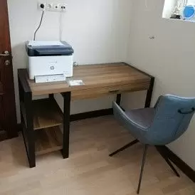 Стол письменный Hans, орех/черный