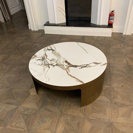 Стол журнальный Como (98), белая керамика/бронза