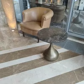 Стол журнальный Reggio (50), белый камень/бронза